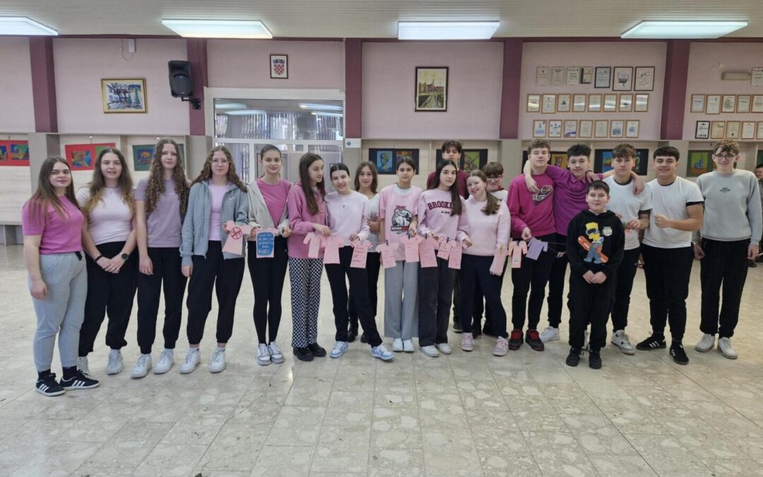Dan ružičastih majica u 8.b razredu 